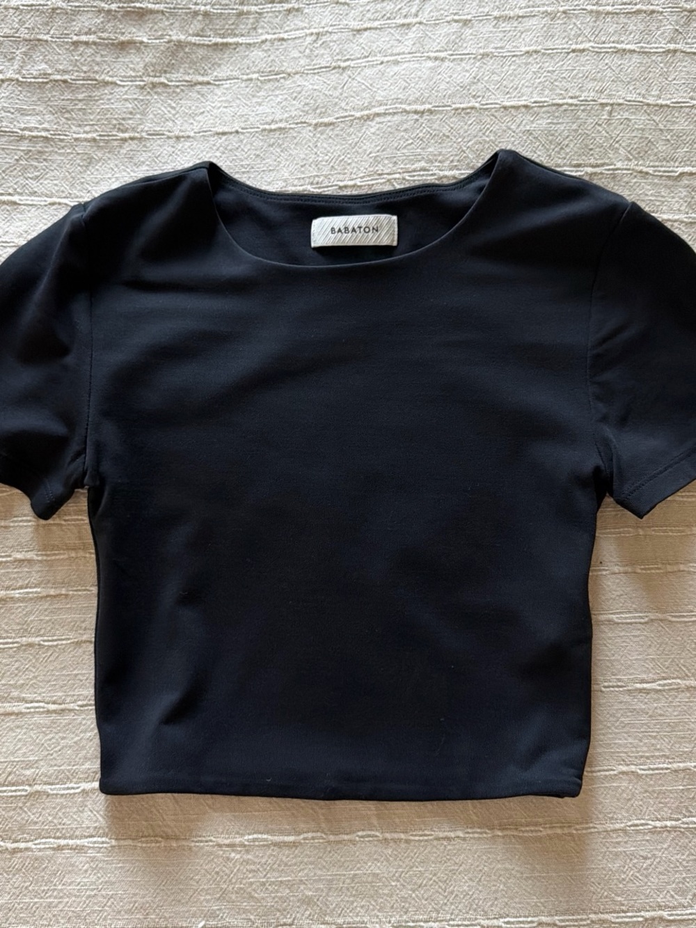 Aritzia Babaton Black Cropped Tee